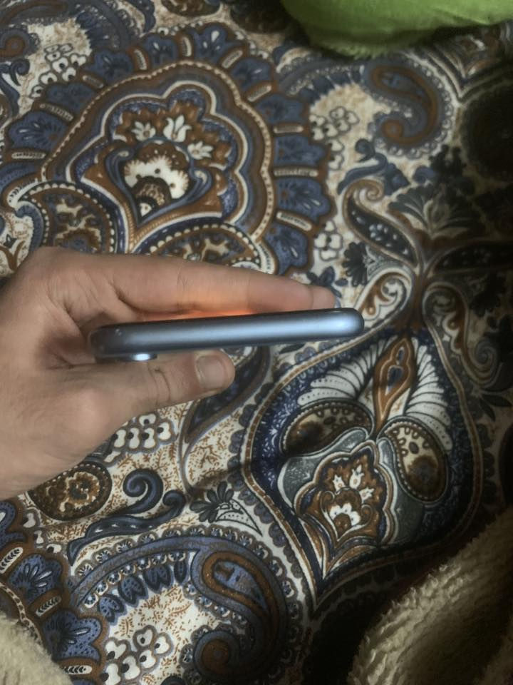 من رخصه الادمن
ايفون XR ذاكره 128
بطاريه 90 مبدله مال تفصيخ 
بس يكتبولي قطعه غير معروفه ما اعرف شنو السبب حتى صرف ما ماكو والظهر بي فطر بسيط الباقي مكفول فيس ايدي نت اتصال كامرات هزاز كله شغال مكاني بغداد الدوره قيم واخذ بس لتكسر بي جماعه 140 لتعلق متواجد خاص او واتساب هذه رقمي ***********
