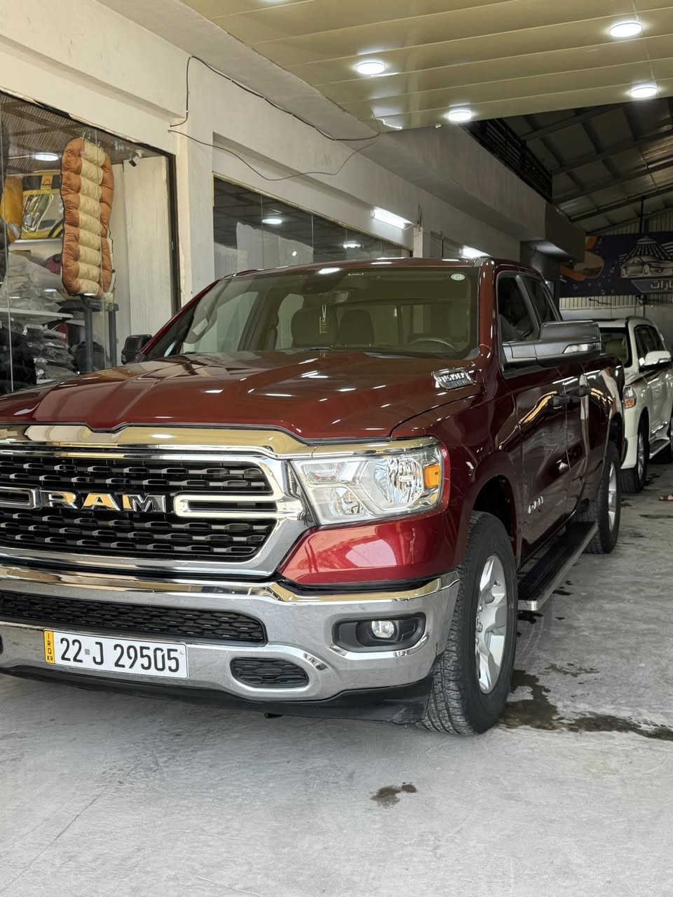 السلام عليكم
دوج رام ٢٠٢٣ فئه بك هورن 
تو ويل
رقم اربيل
محرك ٦ سلندر ايتورك
السياره جديدة ماشية ٤٥ الف كيلو مو ميل

حادث جدا بسيط ربع الجاملغ الامامي جهة السكن بارد والدارير مال الجاملغ الخلفي بارد السياره بدون صبغ ايرباك فقط بردة راجع سيتم
صور الحادث مرفقة 
السيارة جاهزة وما مشتغلة فقط استخدام شخصي
السعر ٣١٠ وبيه مجال
للاستفسار
***********
