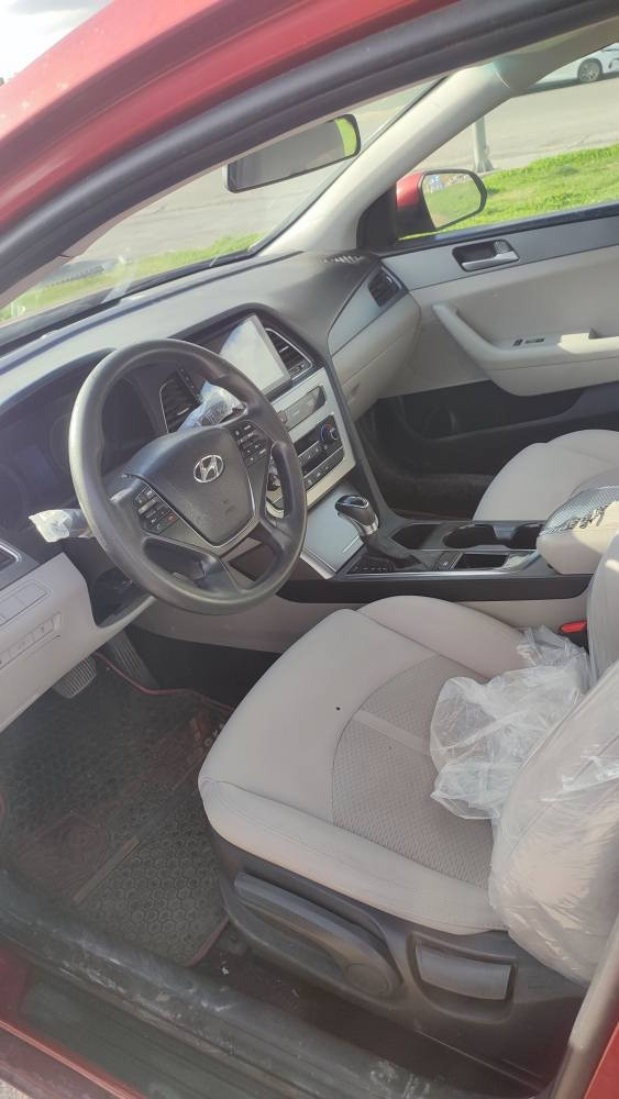 سوناتا ا2017 مكينه 2400 قطعتين صبغ بدون دواخل ماشيه 100ميل كير مكينه شرط 
***********
السعر بلاش 105 فقط 
عنوان دهوك سميل, دهوك
