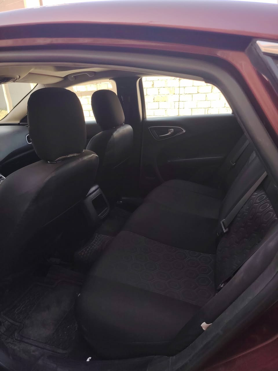 السلام عليكم ورحمة الله وبركاته
وينهم عشاق ال c200 
للبيع كرايسلر c200 موديل 15 كلين تايتل بدون قطره صبغ فئة لمتد الاعتيادية سلايد شاشة صغيرة كامرة بصمه دخول ذكي بصمه تشغيل تبريد ثلج تحكم ستيرن محرك 2400 المرغوب رقمها شمالي مكانها موصل الايسر يلي ابالة دفتر لا يتصل لان سيارة كدام العين ومصروف عليها للاستفسار الاتصال او واتساب ***********
