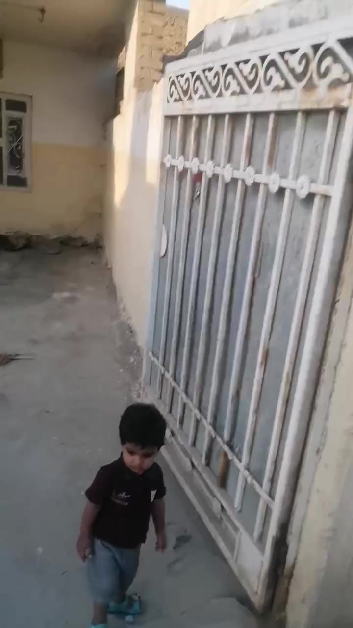 السلام عليكم بيت لايجار المساحه 200 م شارع 80 خلف الابانزين خانه لاستفسار ***********
