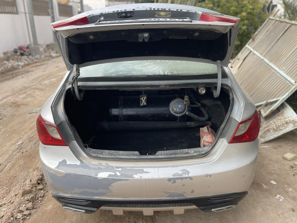 سوناتا موديل ٢٠١٠  وارد كوري مكفوله من صبغ وتبديل مكينة ٢٠٠٠ دوش رقم اربيل انكليزي باسمي كير ومكينه وتبريد جاهزه ضايف عليها منضومه غاز ٦٠ لتر مري شفط شاشه كامره حساسات مكانها نجف السعر ٩٥ وبيها مجال 
الرقم ‭٠٧٨٣ ٥٠٠ ٦٧٢٢‬
