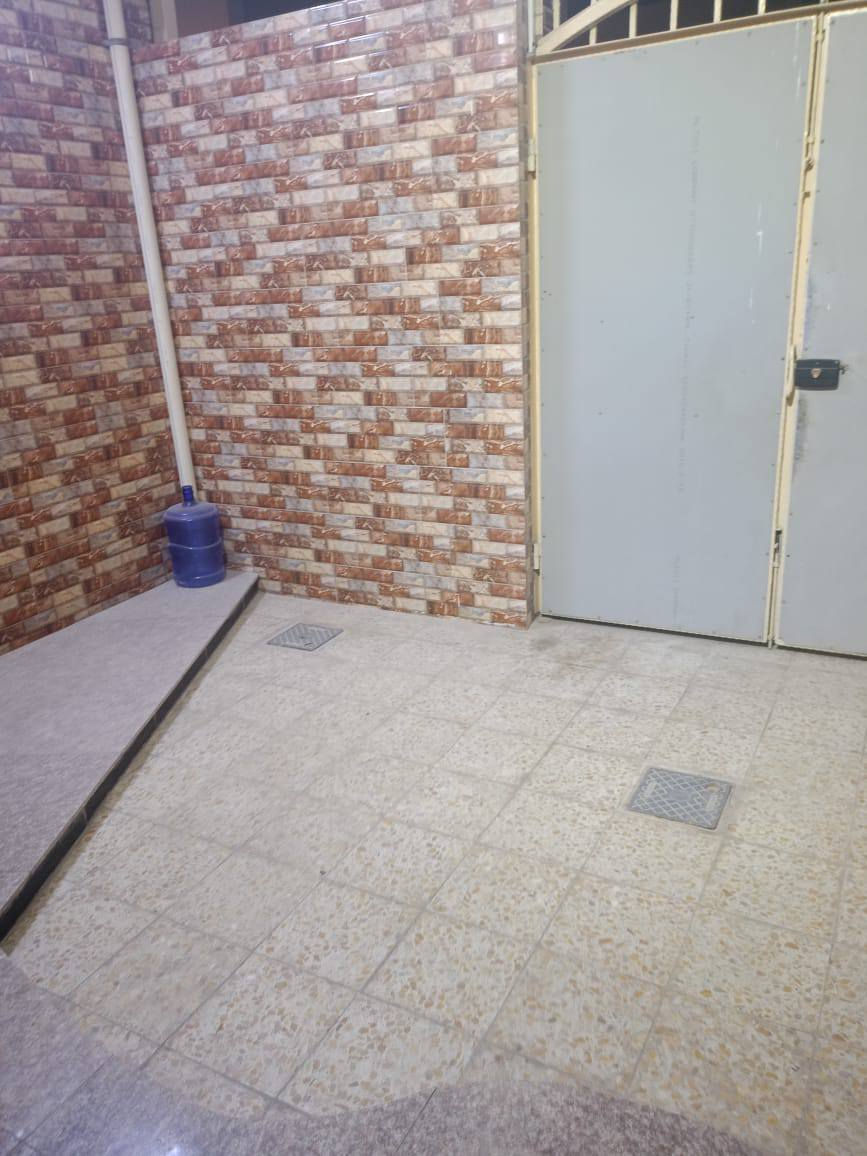 دار للبيع ١٠٠ متر طابو زراعي سند ٢٥ مشمول بالتطويب شارع المطار القديم قرب حسينية ام البنين بناء سنة ٢٠١٨ صب كونكريت الارضي طابق واحد خريطه كامله + غرفة وحده فوك  البيت فارغ و جاهز للسكن 

للاتصال 

***********
           
               متوفر واتساب 

***********
