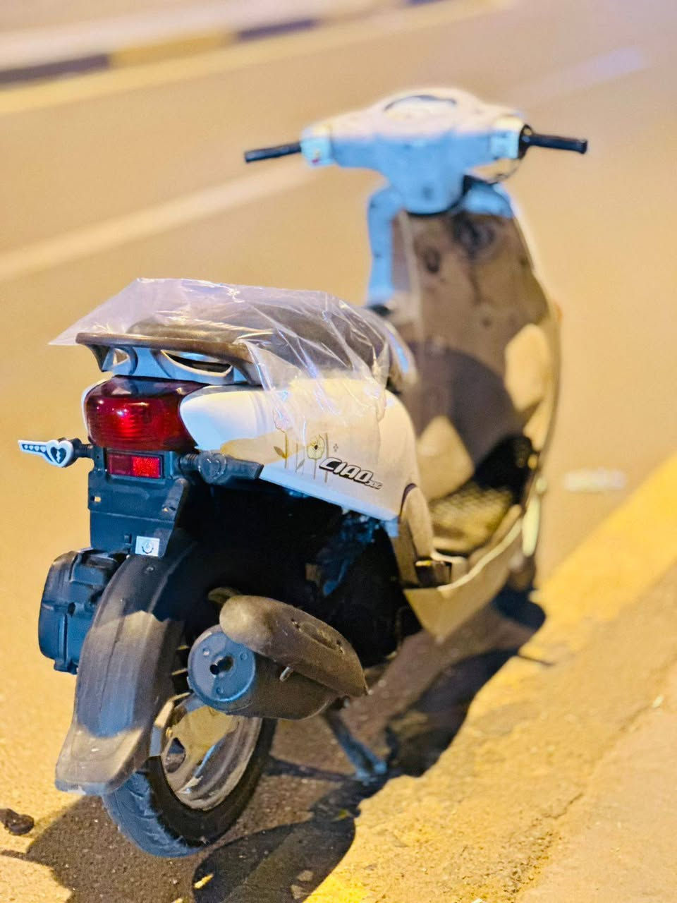 السلام عليكم عندي فله نضيفه اي نقص مابيه دراجة نضيفه السعر ٨٥٠ المكان بغداد الغزليه الشراي يتصل *********** ما متواجد على فيس
