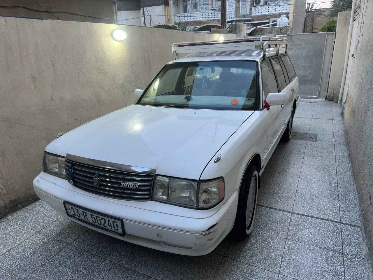 السلام عليكم كراون موديل 1992 بيه مكينة ففتي 2ونص سيارة كلش حلو وتحويل شوكت ما تريد صدر امامي خلفي جديد سيارة ما نقصه اي شي كبل الشارع  سعر 70وبيه مجال الطيبين  مكاني بغداد جسر ديالى ***********
