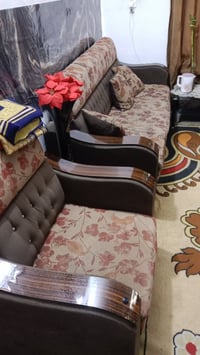 طقم 10 مقاعد • مستعمل نضيف • بغداد الحسينية الراشدية