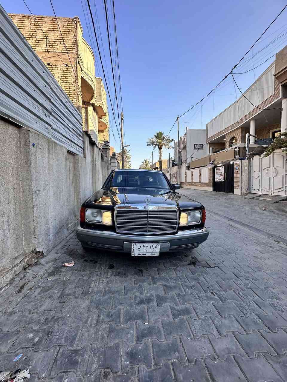 السلام عليكم 
للبيع مارسيدس جامبو مديل 1990
باب قصير دبل مروحة دبل فتبم بردة كهرباء 
رقم بغداد الاماني 
محرك وكير بلادي 300قبق اسود 
تخم تاير جديد ويل كب 
صدر امامي خلفي  100/75
صبغ جديد صابغهة بعدهي ما مبولشة 
يرادلهة ترتيب الكشنات الامامية بس المقعد 
العنوان بغداد الكرخ شارع الربيع 
السعر 65وبيهة مجال 
هاتف ***********
