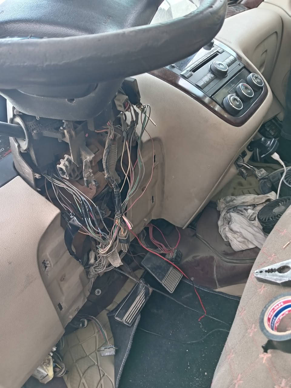 من اعمال هاذ اليوم  لورشة المؤمل تم ادامة ضفيرة محرك  شوفر ليت 3/500  تم الغاء جميع الجطلات في التخم  ورفع جميع الكتفات والجطلات من الضفيرة  ورجاع الخطوط وادامه الحساسات  وتغليف الضفيرة بلكامل مع ضمان بلعمل  ورشة المؤمل الكهربائي  بغداد الجديده قرب محطة وقود الجبهة مجاور روضة اليقين  *********** لا يوجود اي فرع اخر للورشة
