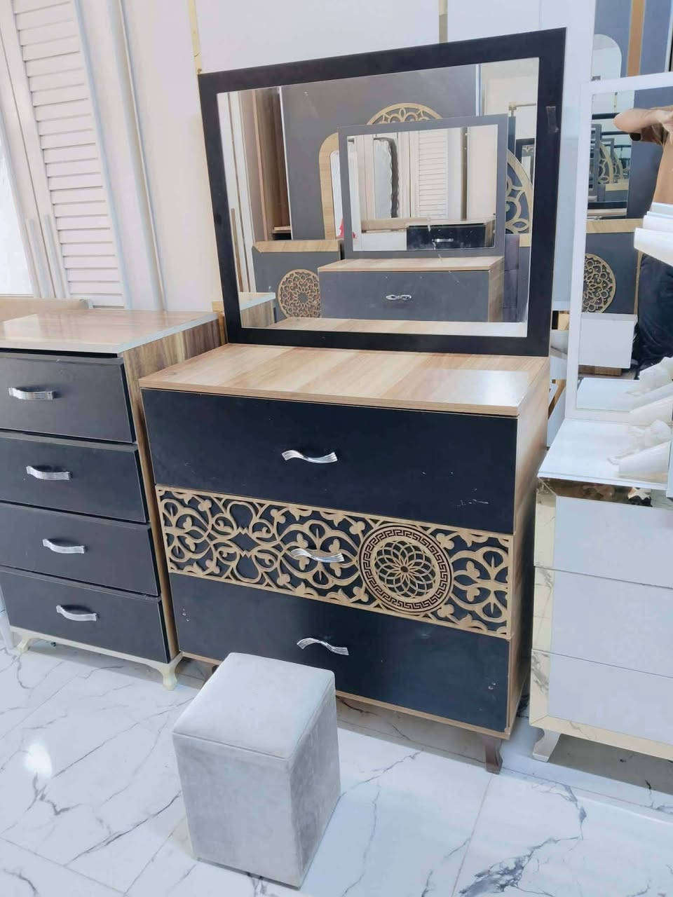 غرفة تركي 8قطع نظام سلايت  ❤ ✨
نظافة 95 / 100 ❤✨ 
السعر 425 مع الشد 🪛ونقل 🚙
داخل بغداد متوفر توصيل لجميع المحافظات 🇮🇶


**إذا كنت صاحب هذا الإعلان وتريد حذفه لأي سبب، رجاءا أرسل رسالة إلى الدعم الفني**