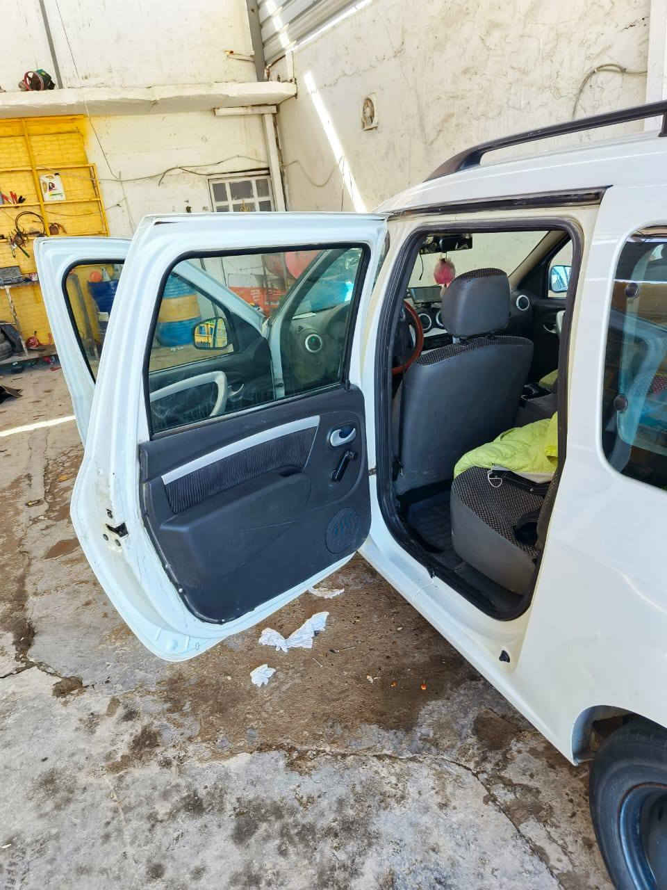 سلام عليكم شباب سيارة رينو 7راكب نضيفه باسمي مادور ثاني يوم مكاني نجف السعر 58وبيها مجالل
‏‪***********‬‏
سيد ابراهيم العذاري
