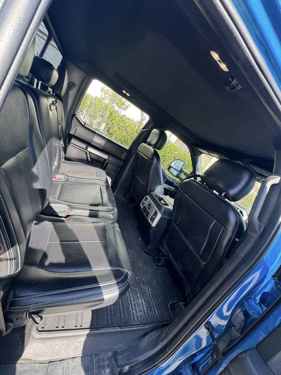 Ford F150  البيع موديل2019  كلين مكفوله كفاله عامه  V8 فول فول لاريات   سعر242
***********
