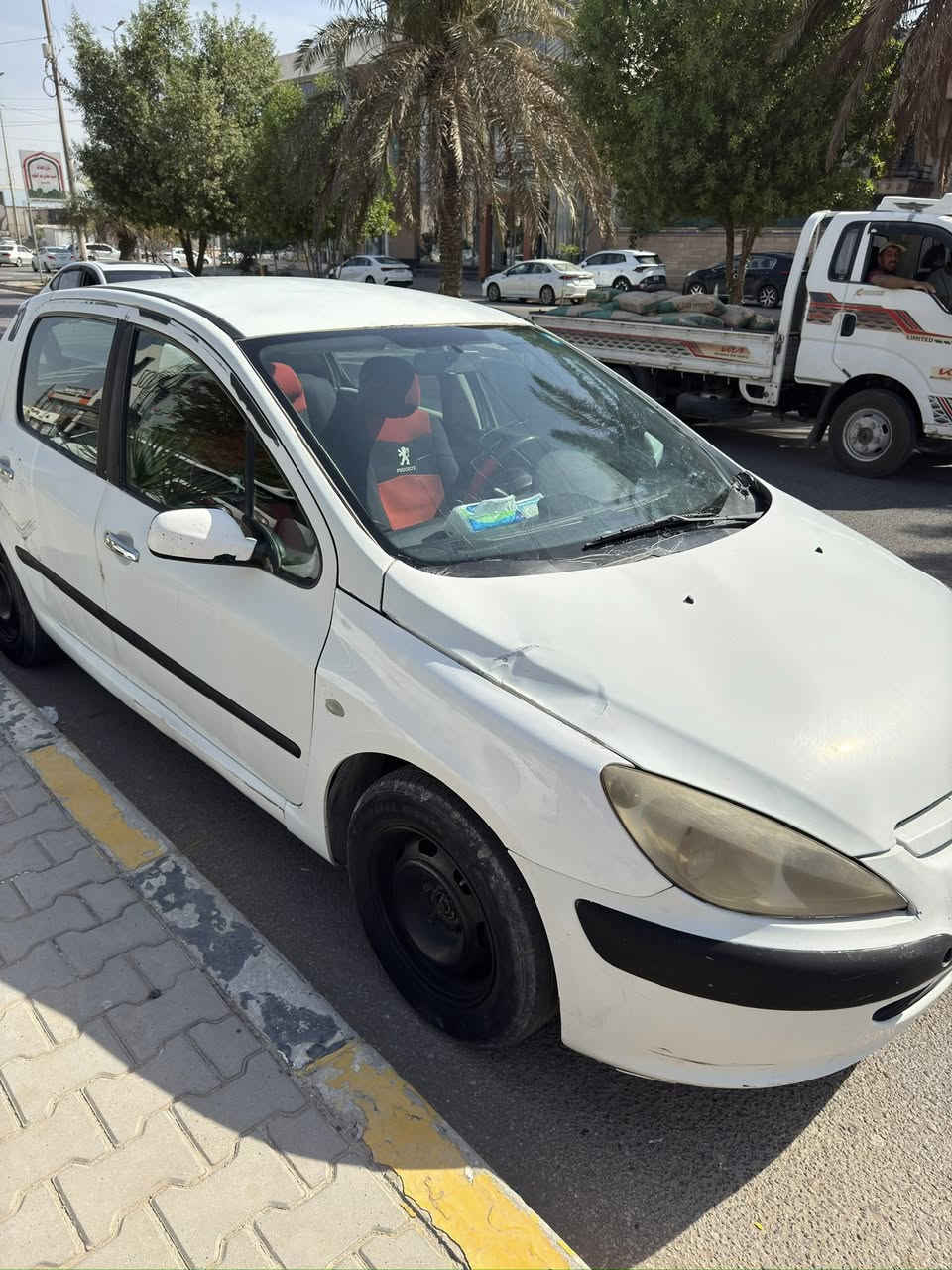 سلام عليكم 
للبيع بيجو فرنسي 307 موديل 2004 
تبريد شغال 
كير اوتوماتيك 
رقم بغداد مشروع وطني 
سنوية 2028 
كهربائيات الداخليه والمحرك كلها شغاله وبلادي 
السعر 46 وبيها مجال 

مكان السيارة نجف 
***********
