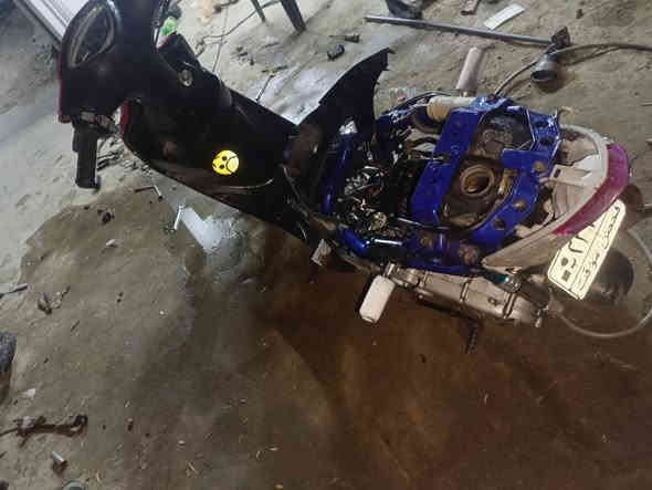 ماكس عدله بهاذ الوضعا طافيه داخلها املح بيها تزويد بسيط محرك شغال طافيه ناريه  بيها نوقصات ***********
سعرها 
300وبيها مجال
