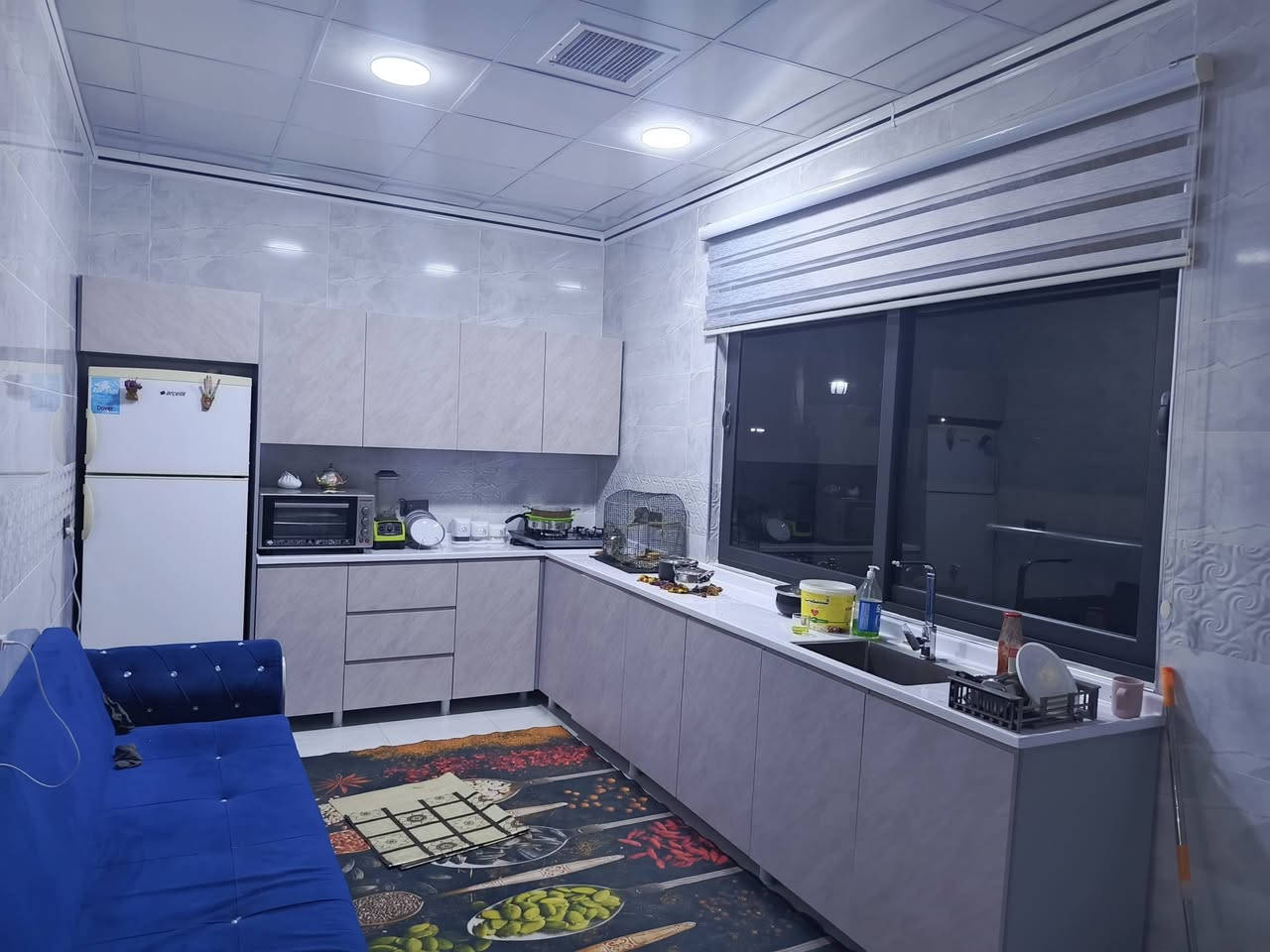 بيت ركن130 طابو مالك صرف بينا قبل 8 اشهر قاط واحد حي الشهداء قرب جامع الشهداء بيه غرفتين نوم و استقبال مطباخ حار وبارد مكان كلش راقي شارع عريض ***********
