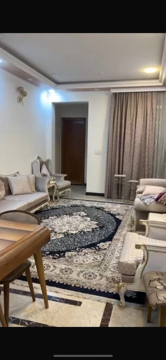 للبيع دار سكن مميز 🏦
المساحة 210م 📏 واجهة 7 * نزال 30
📍 زيونة محلة 710
يحتوي في الطابق الارضي (كراج وحديقة ومطبخ واستقبال وحولي وغرفة نوم وخدمات) اما في الطابق الاول (4 غرف نوم وخدمات)

لمزيد من الاستفسارات الاتصال على الرقم الآتي:
☎️ *********** / شركة الجوهرة 💎
او زيارة موقع الشركة الكائن في:
📍 زيونة - محلة 710 - شارع القاعة الملكية - مقابل جسر الأمانة

🔍الشركة مجازة رسمياً من غرفة تجارة بغداد - إستثمر بأمان 🔎
📝 نستقبل كافة طلباتكم وعروضكم وعلى مدار الساعة ⏱️
"اتصل بالجوهرة والي تريده تبشره"💎
