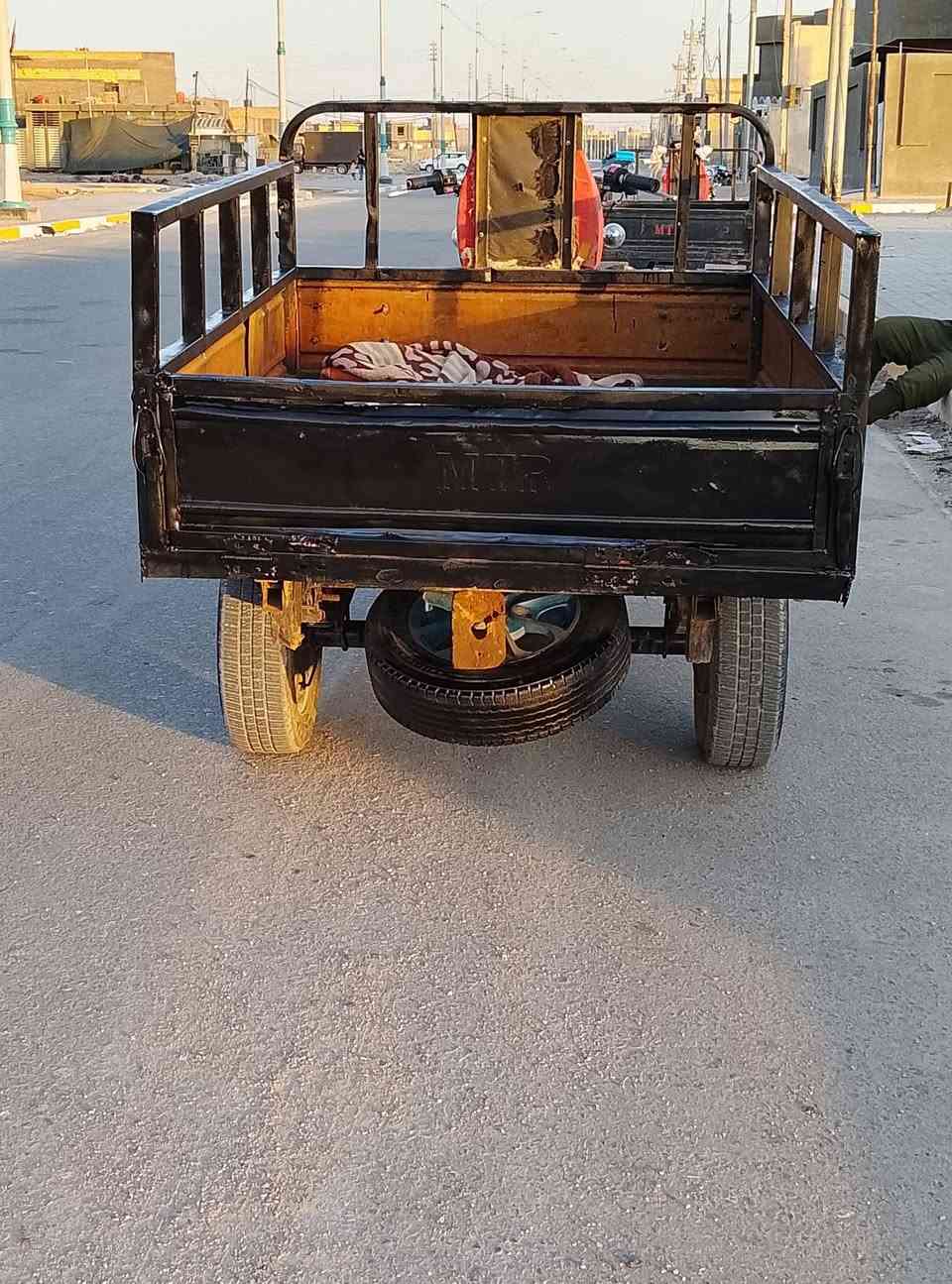 سلام عليكم ستوته للبيع رقم انكليزي جاهزه الستوته نكره سلف مكينه جيس كير وكسن كهربائيات شغاله موديل ١٣ بيه خياسات جوه الدوسه ومصلح حاطيله بليته المكان السماوه اتصل عله رقم ***********
