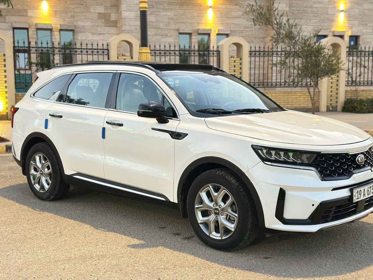 سورنتو 2021 وارد امريكي 
الحادث : مصبوغه عام اثر طخات 
بدون شواصي بدون دواخل
المواصفات : S فول مواصفات
بانوراما رادارات امامي خلفي
كشنات كهرباء وجلد
بصمه يدات وتشغيل 
كامرات 
رقم كربلاء باسمي 
العنوان كربلاء 
السعر 190$ بـيـۿـا مجال بسيط
للتواصل:***********
