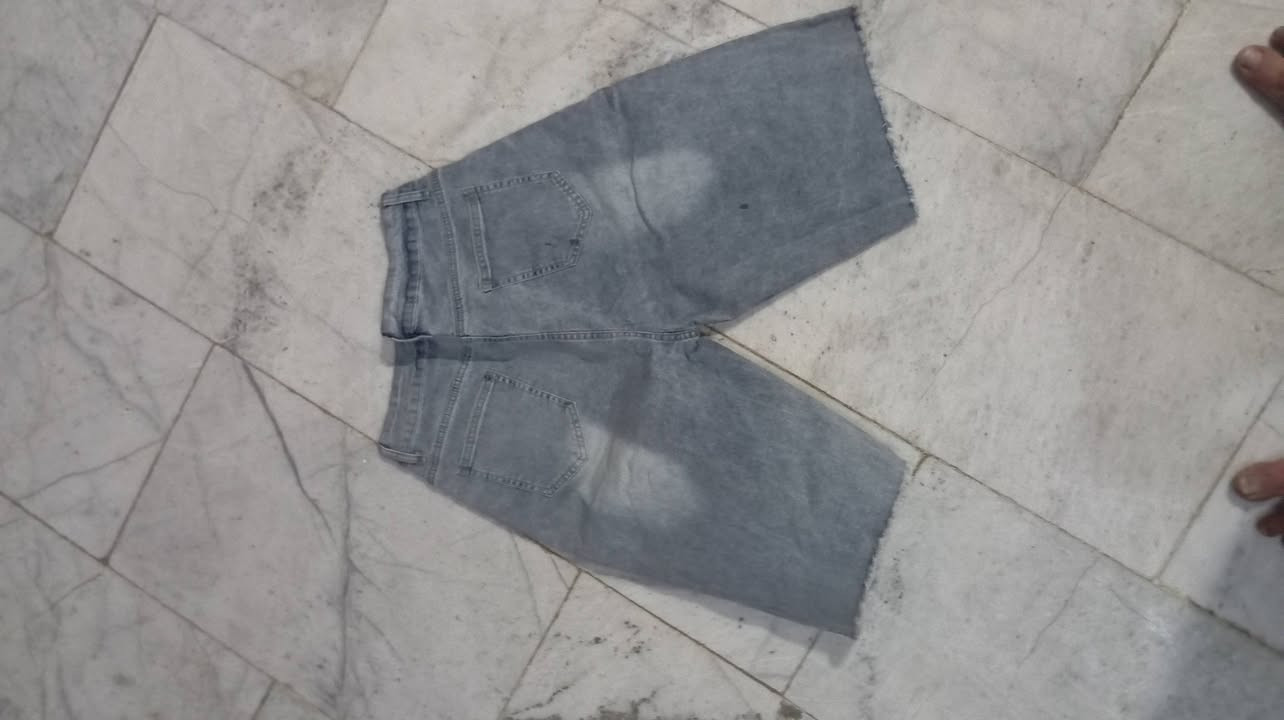 75برموده بعدهن بالجيس مستعجل على بيعهن ***********
