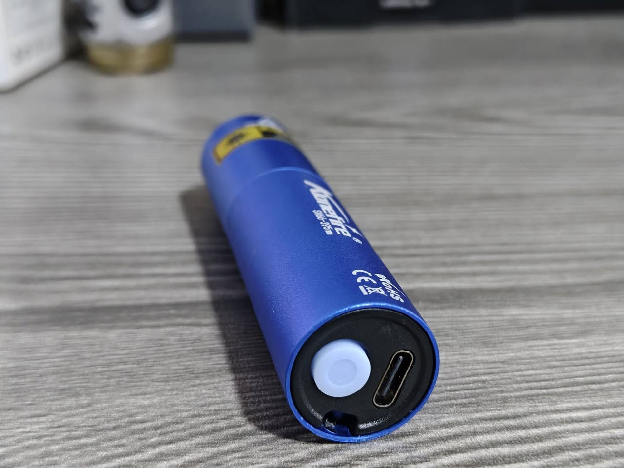 لايت Alonefire SV66-395nm.  اشعة فوق البنفسجية
UV 
الطول الموجي: 395 نانومتر.   شحن تايب سي


**إذا كنت صاحب هذا الإعلان وتريد حذفه لأي سبب، رجاءا أرسل رسالة إلى الدعم الفني**