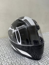 خوذه بينتلي ايطاليه مستخدمه قليل مكاني بغداد السعر 70 الرقم 0771939580...
