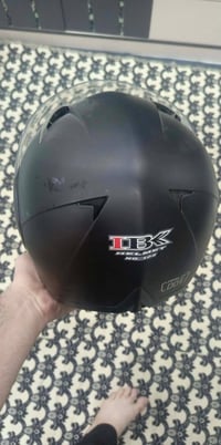 شباب خوذه مستخدمه للبيع مكان بغداد اكو توصيل اذا قريب علئ المنصور 35سع...