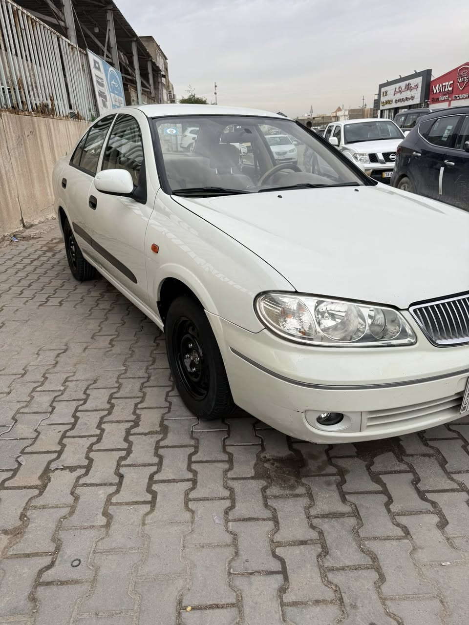 السلام عليكم
نيسان سني ياباني 2009 باسمي سيارة جاهزة من كل النواحي مكفولة ضربة و صبغ و بيها بارد قليل جدا وجراد ربع  القمارة و حافة قبق الصندوك كير و مكينة و حدادة و كهربائيات كلة جاهز مع تخم التايرات و التبريد فول للتواصل اتصل على الرقم التالي *********** السعر 115 ورقة و بيها مجال قليل
