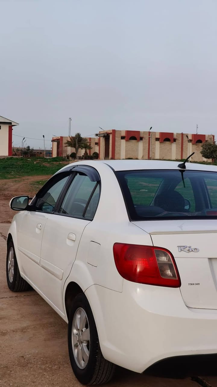 كيا ريو موديل 11
رقم نينوى مسطرة 
سنوية ب اسمي 2030
محرك 14 كير عادي
تدفأه وتبريد شغال 
بدون ضرر بدون صبغ
شرط الوكالة وتحويل 
السعر 98 وبي مجال 
التواصل:
*********** 
***********
