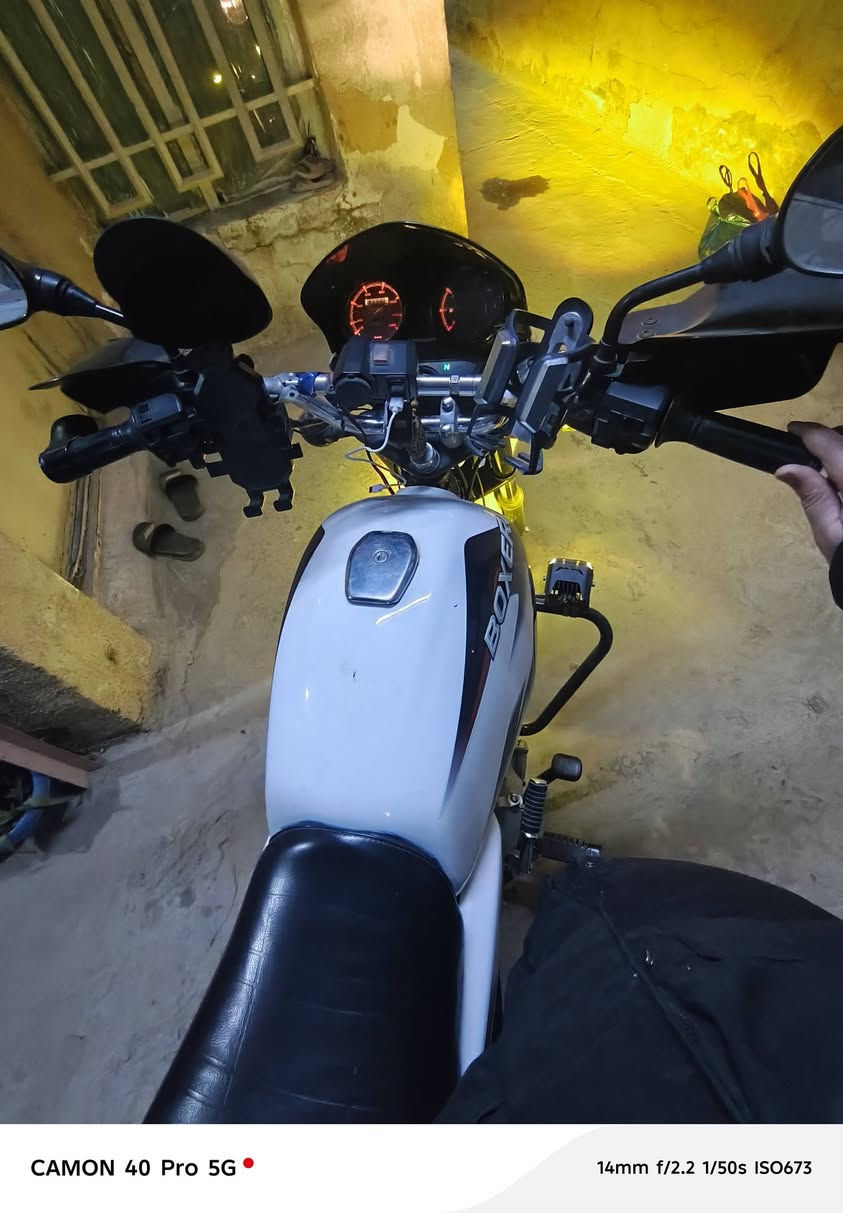 سلام عليكم شباب بوكسر موديل 23 نازله بل 24  ماشيه3000  البيع رقم بغداد بسمي تحويل ثاني يوم  دراجه كفاله السعر المطلوب مليونين وستميه26000  /عنواني بغداد الدورة ابو دشير  رقمي *********** موجود واتساب
