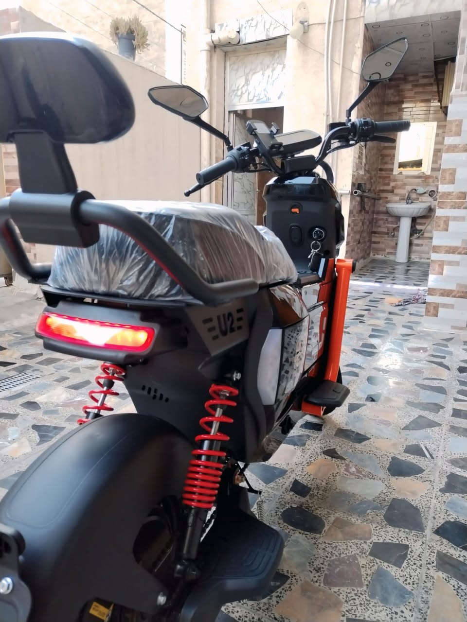 سلام عليك دراجه شحن للبيع المواصفات موجوده بالمكاتبه مالته الدراجه خير من الله امانه الله ورسول يعني ماشالله كلش قويه شحنه فول ولله العظيم. السعر 700 وبيه مجال بغداد حي القاهره للستفسار ***********
