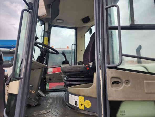 للبيع شفل تركس
حجم 120
موديل 2015
بم ونوزل 
محرك بيركنس4  سوبر
رقم كاتي 
اربيل طريق كركوك
معرض منصور

***********
***********
ابو سيفر
