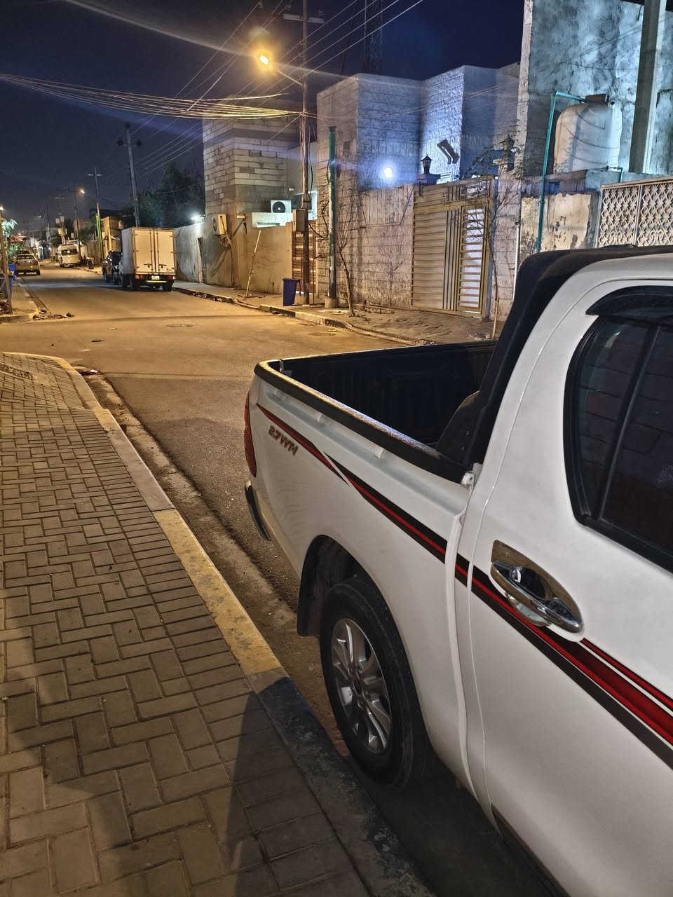 هايلوكس 2025 فول مواصفات تبريد باكشنات بيه حادث خفيف سعر 295وبه مجال اتصال ***********
