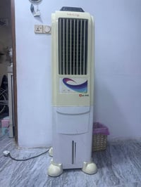 مبردة عمودية • شغّالة • ما بيها عطل