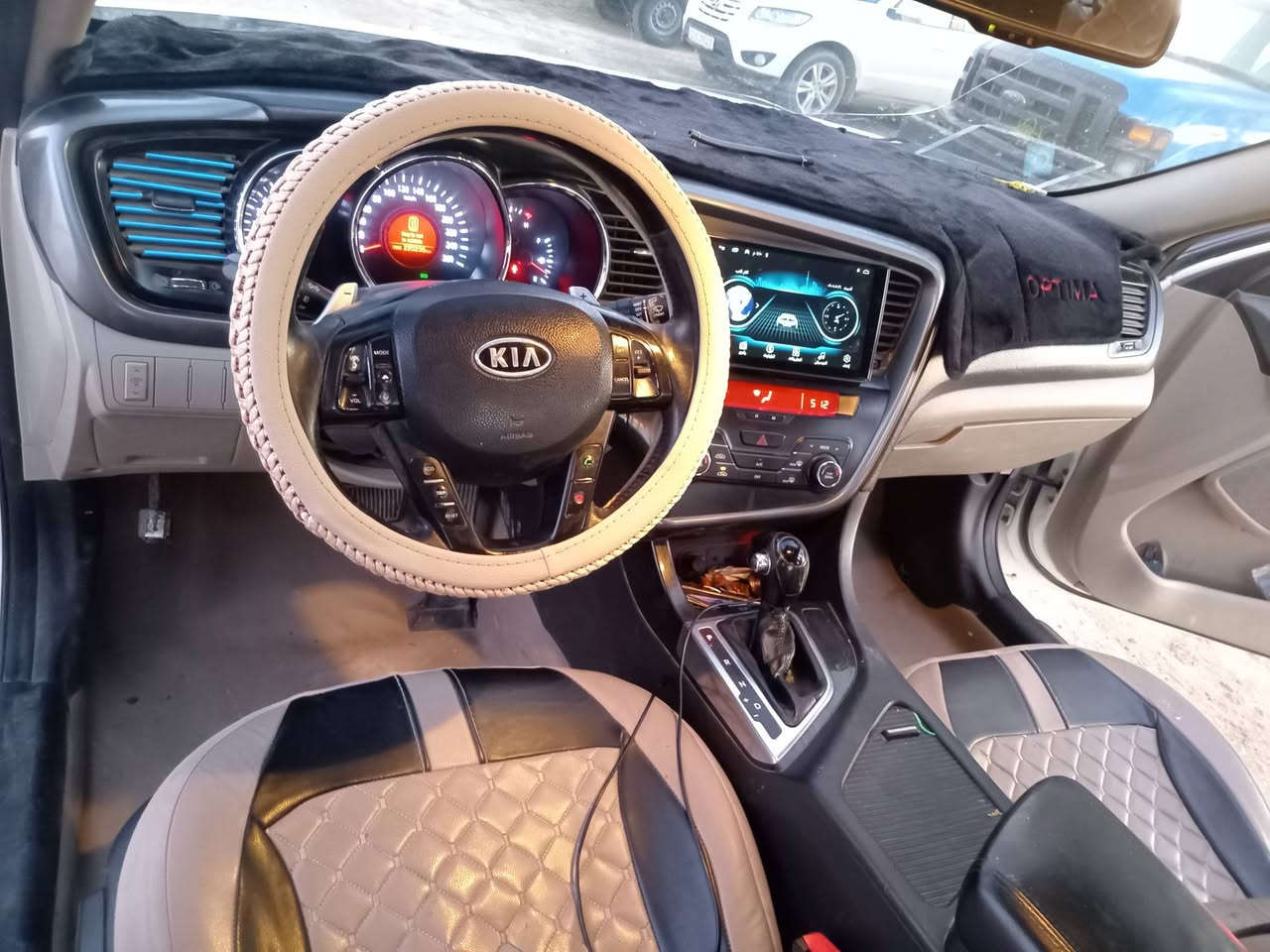 كيا اوبتيما 2012 رقم أربيل بأسمي فول مواصفات مكينه 200 بانوروما تبريد قطعتين شفتات ستيرن بصمه خليجي مكينه كير تبريد تدفئه كهربائيات كله مكفول البدي مكفول عدا هلال الجاملغ الخلفي صبغ وموضح بالمنشور سنوية لل 2026 شهر 12 السعر 135 مكان السيارة واسط للاتصال ***********
