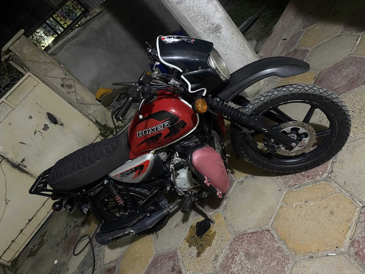 السلام عليكم
بوكسر جبلي 2022 
مكفوله من النقص 
فقط مكينه بيهه خشونه  يرادلهه تفيلس 
السعر ٩٠٠ وبيه مجال 
مكاني بغداد الحسينيه 
***********
