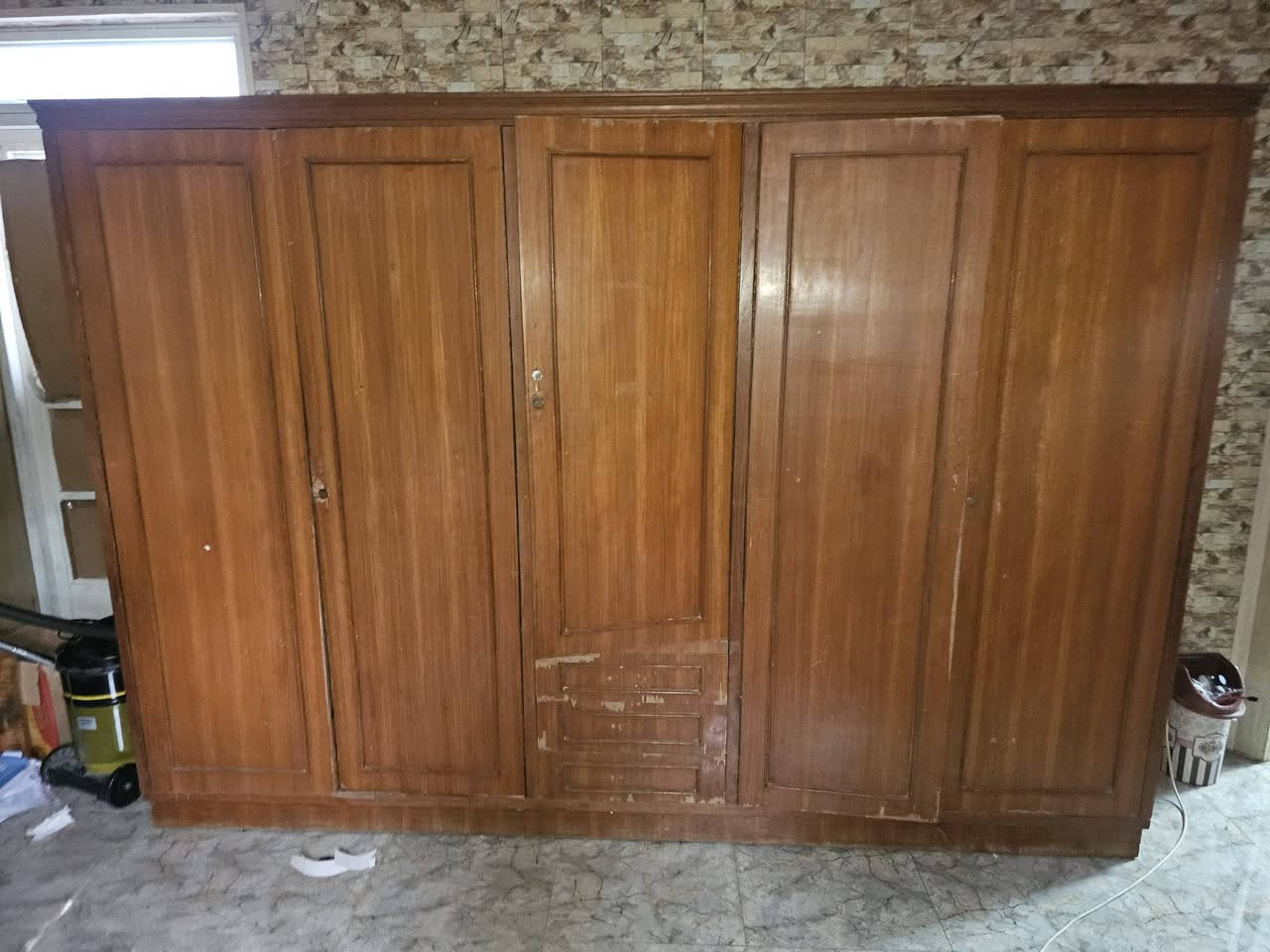 كنتور 5  ابواب صاج بره وجوه للبيع محتاج تلميع فقط
١٢٥ الف بغداد حي الخضراء 
*********** واتس اب
