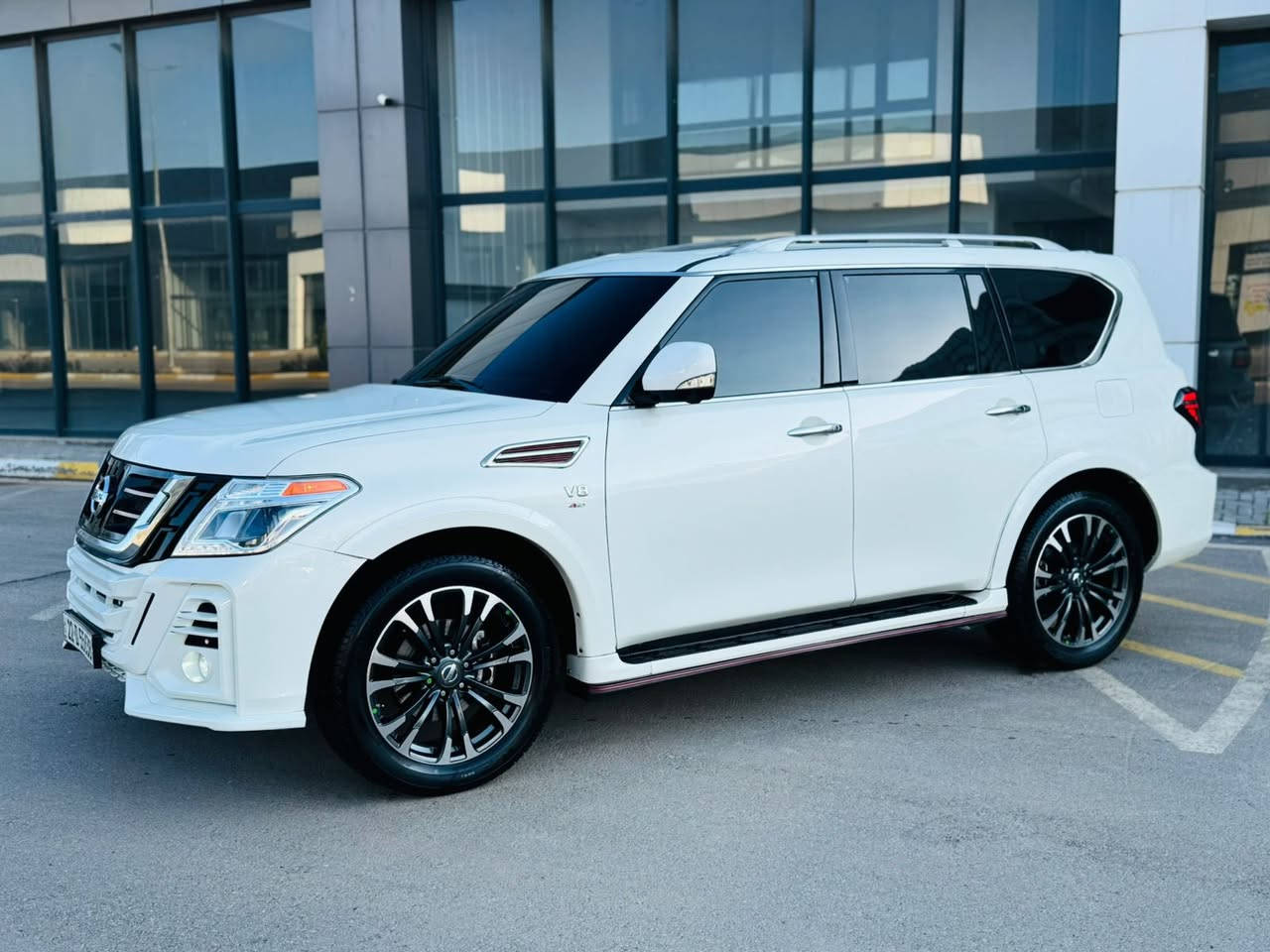 ﷽
‏ NISSAN ARMADA 2017 SL
نيسان ( أرمادا 2017) فول مواصفات SL
فول مواصفات ١/١ پلاتينيوم

◽️محرك ( V8 5.6L ) تمانية سلندر
🔷ماشيه (72 ) الف  حقيقي
🔷سياره فول مواصفات واحد على واحد
🔷محرك _(5.6L)-(v8)
🔹گير محرك بشرط مامفتوح جديد كل على وضع بيلادي

▫️سيارة  محدث نيسمو  دعاميات و دوسات و ويل 🔥

◽️سيارة بيها ( شبرين كلير بجملغ خلفي سايق  ) بدون دواخل بشرط بجم كبس بدون أيرباگ بشرط
أيرباك كل بيلادي سليم ١٠٠/١٠٠
🔹سيارة جديد حيل حيلوة نضيفة
🔹سيارة داخل و خارج كل جديد كل على وضع شريكة

◽️مواصفات
🔹( بصمة - فتحة - داخل بيجي - خمس كاميرات - رادار أمامي و خلفي - رادار جانبي - تشغيل عن بعد - صندوق شفت - ٧ راكب - كشنات جلد - كشنات تتفيئة - كشن و ستيرن خزن -تبريد مركزي - حصاص أمامي و خلفي - لايت ليد و زينون - داخل فورميكا -  بعد )

◽️محرك كير  بشرط مامفتوح
سياره حيل نظيفه كلشي علي بلاد لوك
بسميً السنويه بشرط تحويل و خرامه
سياره مابيها دينار مصرف كامل من كل نواحي

◽️نظافه ١٠٠٪؜ كامل سيرفس بدون نقص و بدون مصرف سياره اي نقص مابيها 
4 أيطارات جديدة تاير و ويل نيسمو  جديد 

نفسي يوم /تحويل و كاله حاظر
مكان / داخل سليمانيه🌆

◽️سعر 💵_ 218$🔥🔥
◽️موبايل☎️ /*********** ::: ***********

