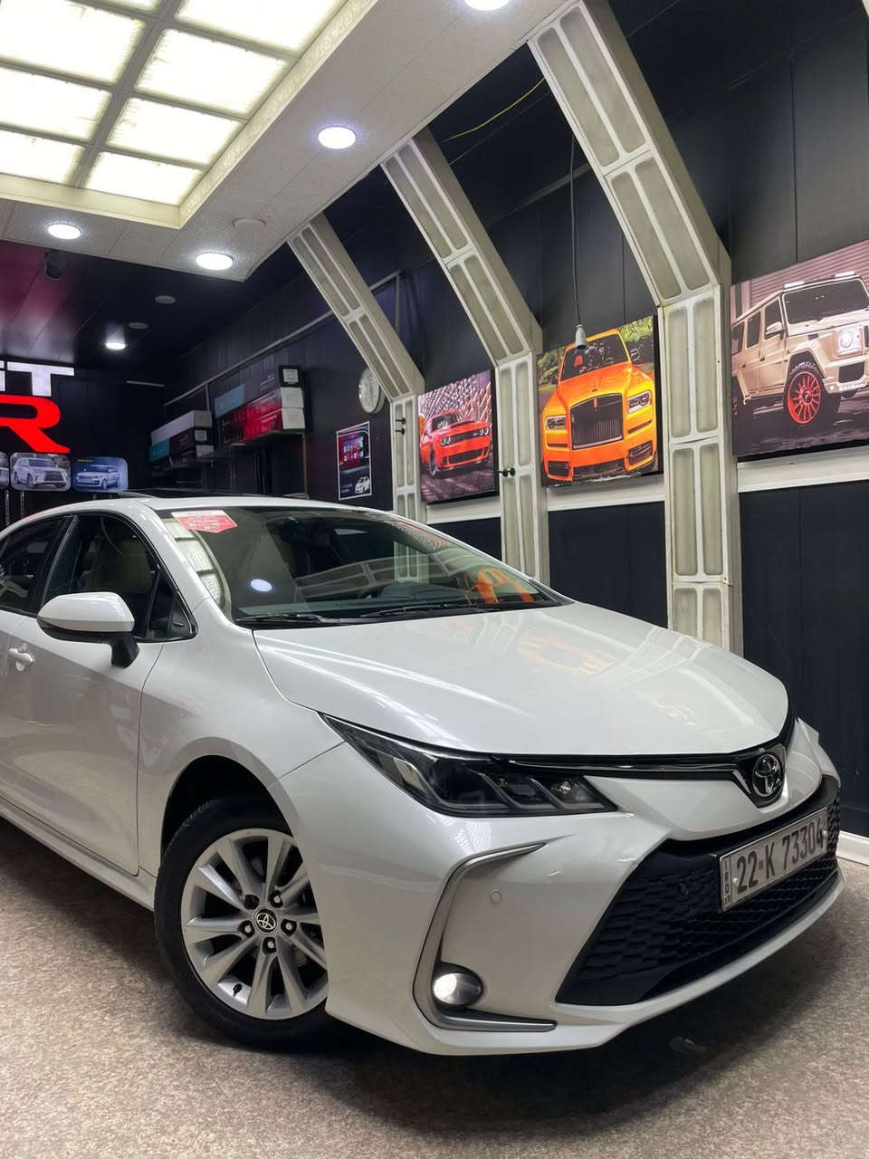 اقرأ التفاصيل بل كامل قبل متتصل
السلام عليكم 
تيوتا كورلا 2023 خليجي ضمان شركة SAS
   ماشيه : " 55 الف  "
           فول مواصفات ✅
بصمه تشغيل وابواب وصندوق 
قطعتين تبريد + فتحة سقف 
فول تحكم استرين + شاشه ديجتال 
حساسات اماميه خلفيه + نضام سبورت مري شفط
وباقي المواصفات المعروفه 
مكفوله من الصبغ والتبديل بيها فقط بارد ع كد شبرين بل بنيد 
سياره جديده متصرف عليها ربع  
    السعر : 174 وبيها مجال بسيط 
العنوان : بغداد حي القاهره خلف الجوازات 
الرقم للاستفسار: ‭٠٧٧١ ٢٩٧ ٨٩٠٤‬
