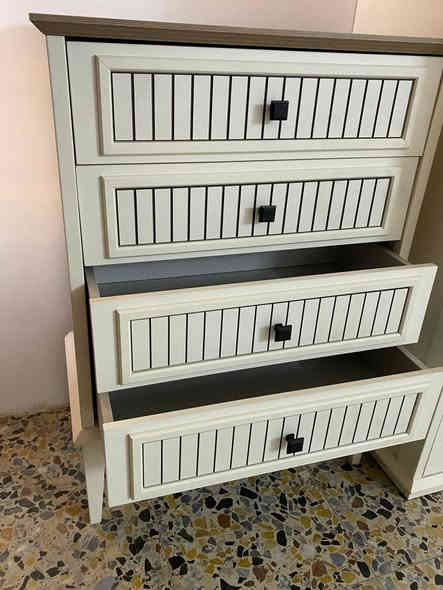 السلام عليكم
مكلف ب النشر غرفه نوم جديده مستعمله شهرين فقط غرفه حلوه وقويه وخشب وشغل درجه اولى الغرفه عشر قطع صيني الكنتور ثلاث خانات الخانه الرابعه مفصوله يعني تكدر اتخليهه ابغير مكان الغرفه جديده شخط مابيهه
السعر 2 مليون وبيها مجال
بغد الحريه _ دور نواب الضباط
للتفاصيل اكثر اتصل ع الرقم ***********
