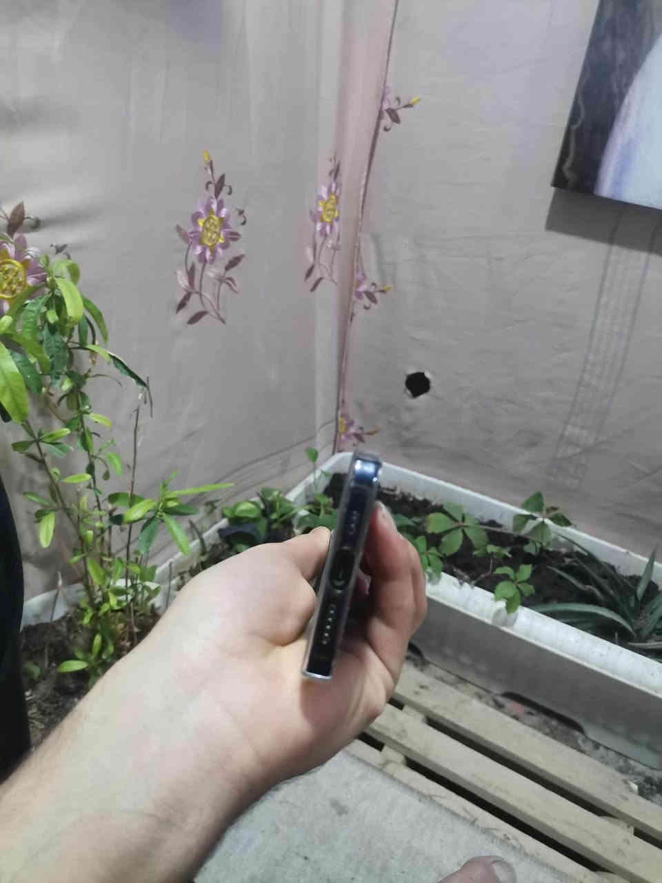 ئایفۆن ١٥ی کەپس هیچی نەگۆرایە بەشەرت ١٢٨گێگا پاتری٨٤بەس هەندەک شوختی شاشەی هەیە بەدرحی پرای ڤسی دیار نابی 
سعری ٤٥٠دۆلار و هەندەک محامەلە*********** أربيل, العراق
