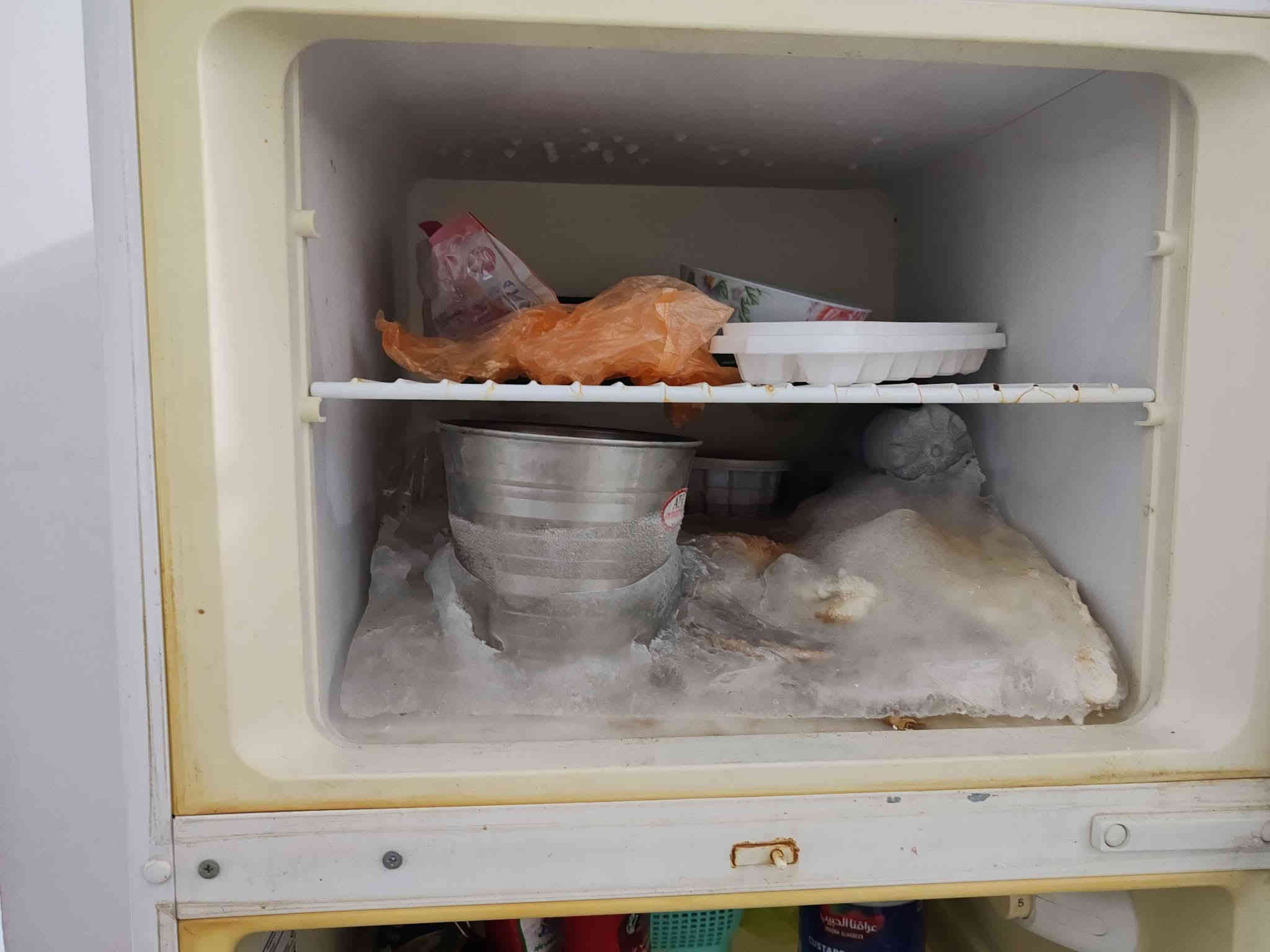 ثلاجه تركية استعمال قليل غير مصلحة
اتصل عالرقم *********** ديوانية
