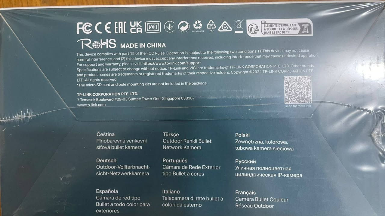 TP-LINK VIGI C340 (2.8MM)
1. جودة التصوير والعدسة
• الدقة: 4 ميجابكسل (4MP)، مما يوفر تفاصيل دقيقة وواضحة.
• التصوير الليلي الملون (Full-Color): تدعم التصوير بالألوان الكاملة حتى في ظروف الإضاءة الضعيفة.
• العدسة: 2.8 ملم، وهي توفر زاوية رؤية واسعة لتغطية مساحات أكبر.
• تقنيات التحسين: تدعم تقنية WDR (النطاق الديناميكي الواسع) و 3D DNR لتقليل الضوضاء الرقمية وتحسين جودة الصورة في الإضاءة المتفاوتة.
2. الذكاء الاصطناعي والتنبيهات (Smart Detection)
تتميز الكاميرا بقدرتها على التمييز الذكي بين البشر والمركبات، وتشمل أوضاع كشف متعددة:
• كشف التسلل (Intrusion Detection): تنبيه عند دخول منطقة محددة.
• عبور الخط (Line-Crossing): تنبيه عند تجاوز خط وهمي ترسمه في الإعدادات.
• كشف دخول/خروج المنطقة: مراقبة الحركة في نطاق معين.
• كشف العبث بالكاميرا: تنبيه في حال محاولة تغطية الكاميرا أو إتلافها.
• كشف إزالة الأجسام أو تركها: مفيد لمراقبة الطرود أو الممتلكات.
3. الصوت والتخزين
• صوت ثنائي الاتجاه (Two-Way Audio): تحتوي على ميكروفون وسماعة مدمجين، مما يتيح لك التحدث والاستماع عبر الكاميرا.
• التخزين: تدعم بطاقة ذاكرة Micro SD (تخزين داخلي) بالإضافة إلى إمكانية الربط مع أجهزة الـ NVR.
4. التصميم والمقاومة
• مقاومة الظروف الجوية: حاصلة على معيار IP67، وهي مقاومة للماء والغبار بشكل كامل.
• درجة حرارة التشغيل: تعمل في ظروف قاسية تتراوح بين -30 إلى 60 درجة مئوية.
• التركيب المرن: يمكن تثبيتها على السقف، الجدران، أو الأعمدة.
 وبعد بيهة مواصفات 
السعر  50 الف  تواصل خاص او علة الرقم 0773066826


**إذا كنت صاحب هذا الإعلان وتريد حذفه لأي سبب، رجاءا أرسل رسالة إلى الدعم الفني**