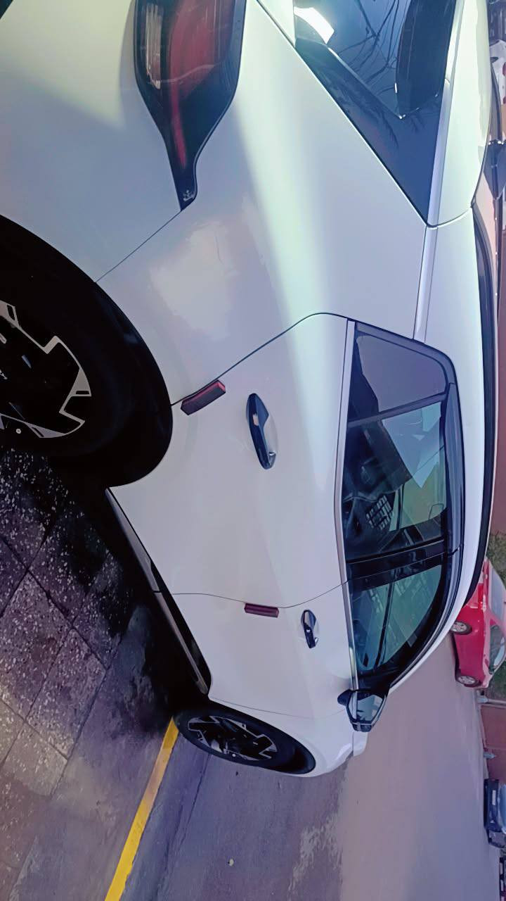 السلام عليكم.... 
كيا سبورتج خليجي رقم بغداد بأسمي 
للبيع موديل 2023  أبيض 
فول مواصفات ماشيه 21 ألف كم فقط . 
الموصفات :
محرك 2000
نظام  AUTO HOLD
قماره بانوراما
مقاعد كهربائيه و تدفئه
استيرن تدفئه 
مري شفط 
مانع تزحلف
بصمتين تشغيل 
مكفوله ماعدى بارد شخوط كلش بسيط بالبابين بصف السايق  
السعر ٢٢٨ $  بيه مجال كلش بسيط للشراي
مكاني بغداد  منطقة السيديه 
رقم الهاتف *********** موجود خط واتساب
