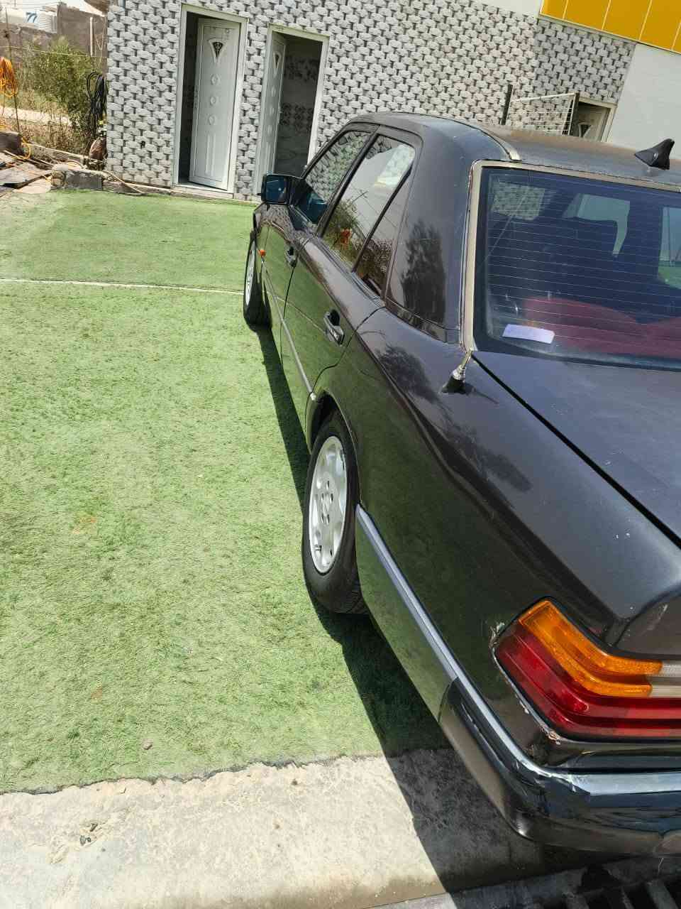 السلام عليكم مارسدس دب للبيع  أو مراوس موديل ٩٣  سياره جاهزة مابيهه أي نقص قواعد سليمات مكفول من العيب الشرعي بدون صبغ تبريد حداديه مكينه ثنين ونص  سنتر لوك تشغيل عن بعد رقمهه ذي قار يسمي سعرهه ٥٦ وبيهه مجال مكانها ذي قار سوق الشيوخ للاستفسار أت ع ***********
