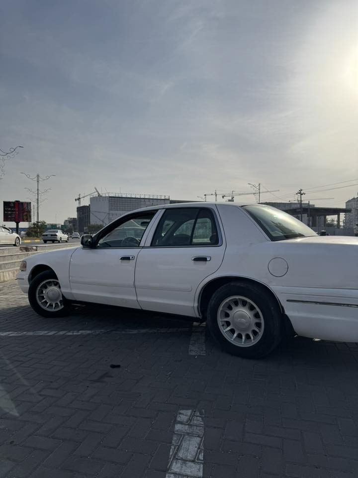 سلام عليكم شلونكم اخوتي
فورد كراون فكتوريا مو مال مزاد اصولي رقم انكليزي 

السياره بلاديه صبغ بلادي مكينه كير بلادي مكفوله مابيه حادث ناقصه فقط كصه اماميه الدواخل نظيفه مكان السياره كربلاء ***********

السعر 75 وبي مجال للشراي
