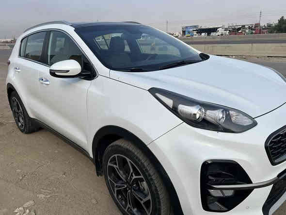 سلام عليكم 
للبيع سبورتج جيتي لاين ابيض 
ماشية 65 الف
الموديل 2021 خليجية
 مكفولة من الصبغ والتبديل  فقط  بارد شي قليل باب خلفي اليمنه  
المواصفات :
بانوراما
محرك 2000 دوش 
تشغيل بصمة + ابواب + تشغيل عن بعد
هاندبريك بصمة + اوتو هولد + مانع انزلاق + مانع انحدار + درايڤ مود
صندوگ كهرباء + ذكي 
شاشة چبيرة نڤكيشن + كاميرا داورة
تبريد بيانو + مناخي 
كراسي جلد + كراسي كهرباء 
شاحن وايرليس للهاتف
بگلايت لد + لد نهاري زينون + بروجكتر زينون 
8 ايرباك 
ستيرن حرف D
حساس امامي + حساس خلفي + حساس مطر + حساس لايت 
نظام ترحيب
تبريد قطعتين 
ويل كب چبير
رقم بغداد 

السعر 232 و بيها مجال
السيارة جداً نظيفة وجديدة بالعافية على الياخذها 
مكاني بغداد 
*********** وتساب
