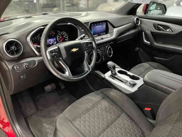 السلام عليكم ورحمة الله
#المركبة    : شيفروليت بلايزر موديل 2021 فئة LT لون ماروني 
#الضرر      : جاملغ امامي ايمن مع البنيد والدعامية 
#نكفل       : الشاصي والغرق والايرباك تبديل دركة 
#التصليح   : تبديل القطعتين والصبغ مع تبديل الدعامية 
#الرقم.      : رقم اربيل ووكالة او تحويل ملكية حسب الرغبة 
#السعر     :   222ورقة وبيها مجال

المواصفات
✅ شيفروليت بلايزر موديل 2021 فئة LT لون ماروني 
✅ محرك 6 سلندر حجم 3600 
✅ حساسات خلفي اصل مع كاميرا دوارة 
✅ بصمات للابواب الاربعة مع بصمة تشغيل 
✅ جنطة كهربائية شفط 
✅ وضعيات القيادة المتعددة في المركبة 
✅ حساسات الانحراف عن المسار 
✅ حساسات الاجتياز الجانبية 
✅ رادار امامي تفاعلي للتنبيه من التصادم 
✅ اشارات بالمرايا الجانبية 
✅ لايتات زينون عالي واطئ مع حاجب LED نهاري 
✅ بصمة باب وبصمة تشغيل وتشغيل عن بعد
✅ ويل كب اصلي حجم 18 مع طقم تاير بحالة ممتازة 
✅ عداد المسافة الحالي  ٥٢ الف ميل حقيقي
✅ غرفة السيارة مخمل اسود ورصاصي اصل 
✅ تحكم كهربائي متكامل لمقعد السائق 
✅ تحكم ستيرن جهتين متكامل الايعازات مع الرادار
✅ شاشة دشبول كبيرة متكاملة الايعازات 
✅ تبريد المركبة قطعتين امامي وخلفي 
✅  منافذ USB,AUX
✅ #السعر المطلوب 222 ورقة وبيها مجال
للاستفسار ***********
