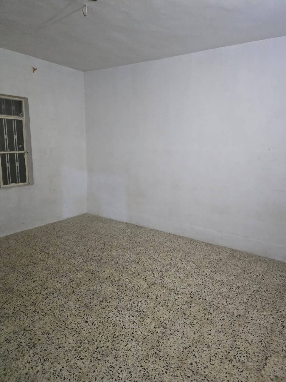 الايجار بيت طابق ارضي
حي التاميم مقابل حي النور
المساحه 160 متر والسعر 350
غرفتين وهول واستقبال ومطبخ ومشتملات
بناء نظيف
***********
***********
