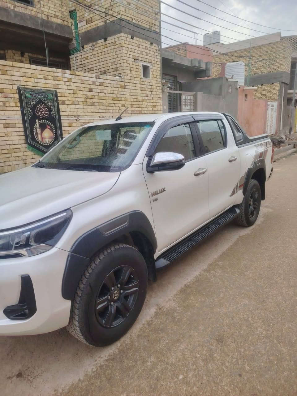 سلام عليكم
تي اردي للبيع كويتي سيد نهروو رقم اربيل تريد تحويل او وكاله  مكفوله ما عدا بيها شخط باب الوره عكس السايق كد شبر والباقي كفاله لا صبغ ولا ضربه ولا تبديل ولا بارد حداديه تخم تاير تبريد مكينه كفاله 6 سلندر برغي ما مفتوح بيها 
السعر 325  وبيها مجال استفسار اكثر اتصل *********** 
مكاني ناصرية قضاء الرفاعي
