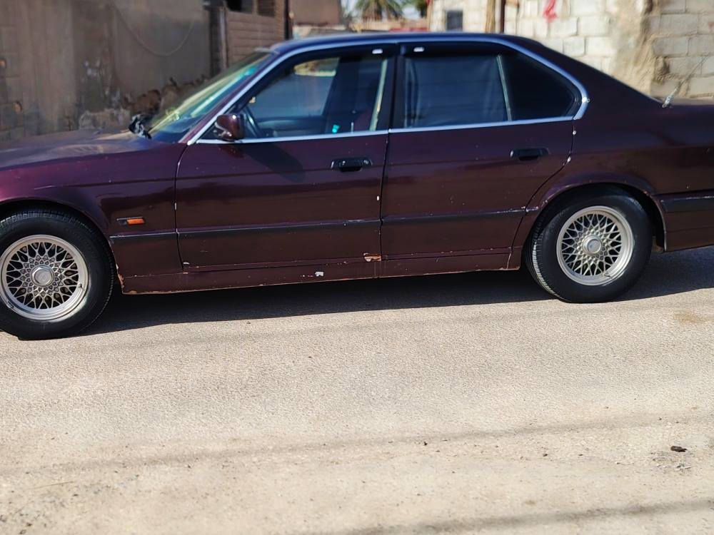 Bmw 525 مسكر فانوس موديل 1994 رقم اربيل بأسمي سنوية جديدة 
السيارة وارد ياباني تبريد وي السويج مكينة وكير نشطات وخير من الله ترايك للاخير 260 السيارة بيها البنيد شويه بداية جراد يعني بوليش يروح بس السيارة ما فارغلها اني السعر 65 وبيها مجال مكان السيارة الديوانية المركز  
*********** ديوانية, القادسية
