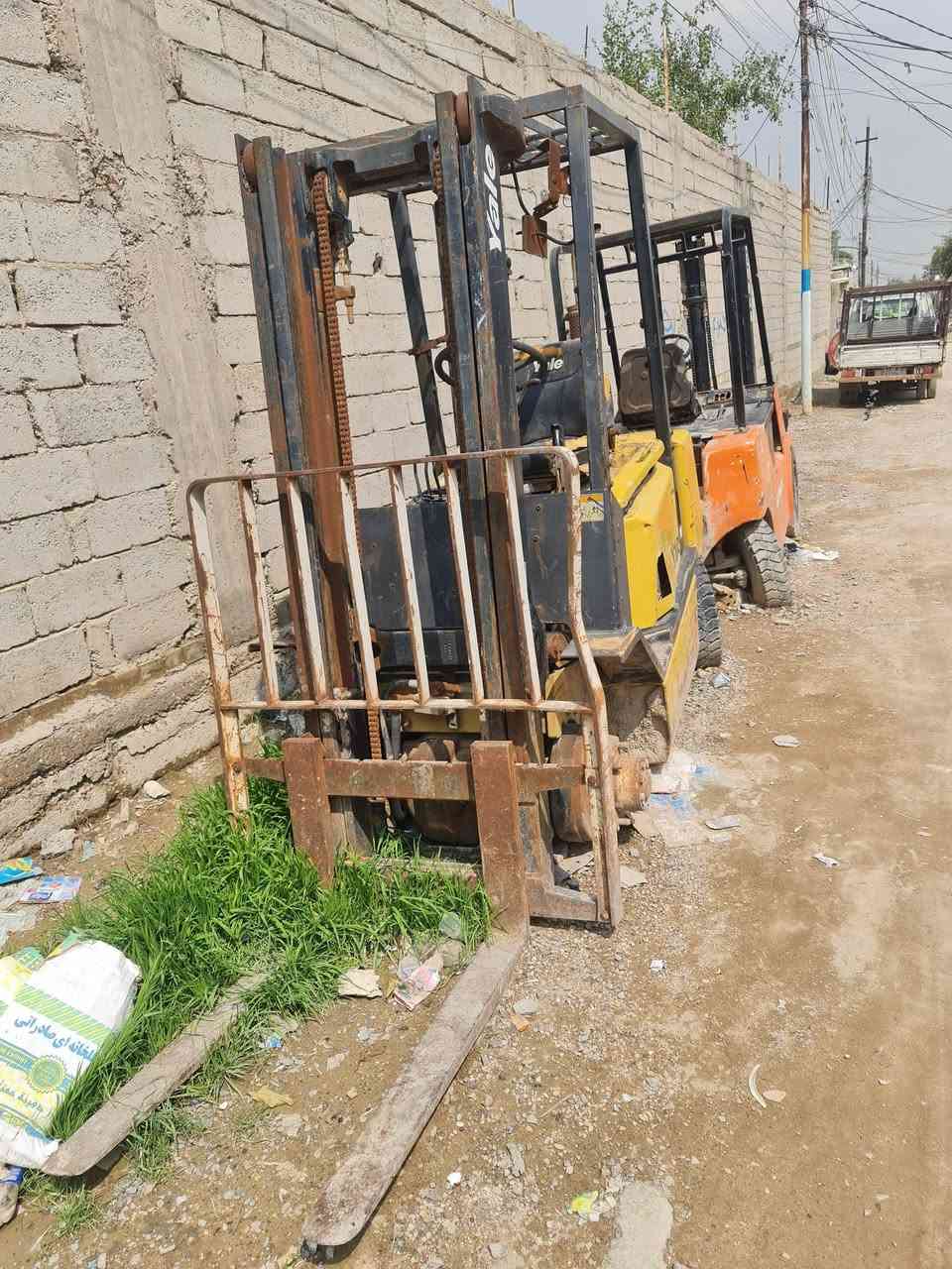 السلام عليكم رافعات شوكيه للبيع    ٣ رافعات.  شغالات   مكان بغداد المعامل  الاستفسار تصل. ***********
                                      ***********
